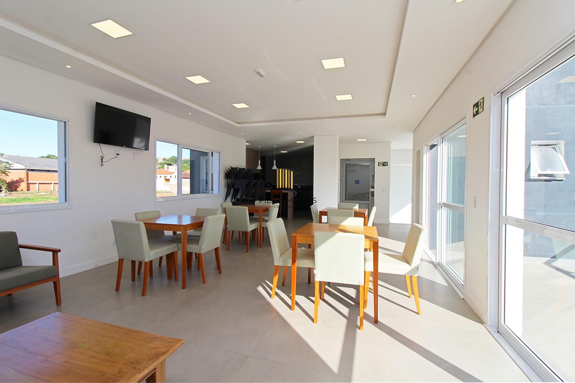 Casa Condominio em Porto Alegre, no bairro Ipanema, com 3 dormitório(s), e 3 banheiros, à venda.