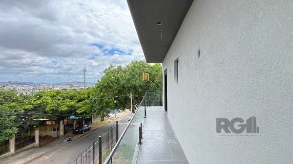 Casa Condominio em Porto Alegre, no bairro Tristeza, com 3 dormitório(s), e 3 banheiros, à venda.