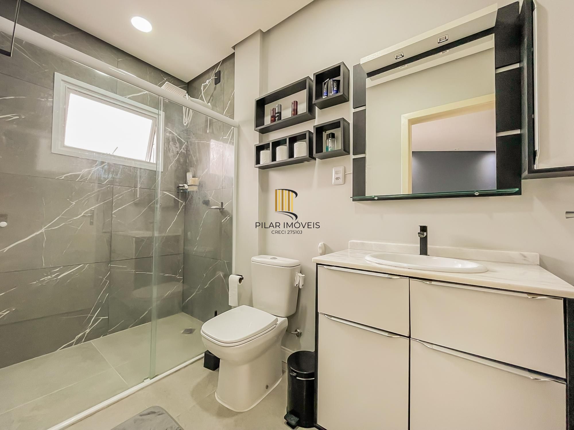 Casa 3 dormitórios no bairro Hípica