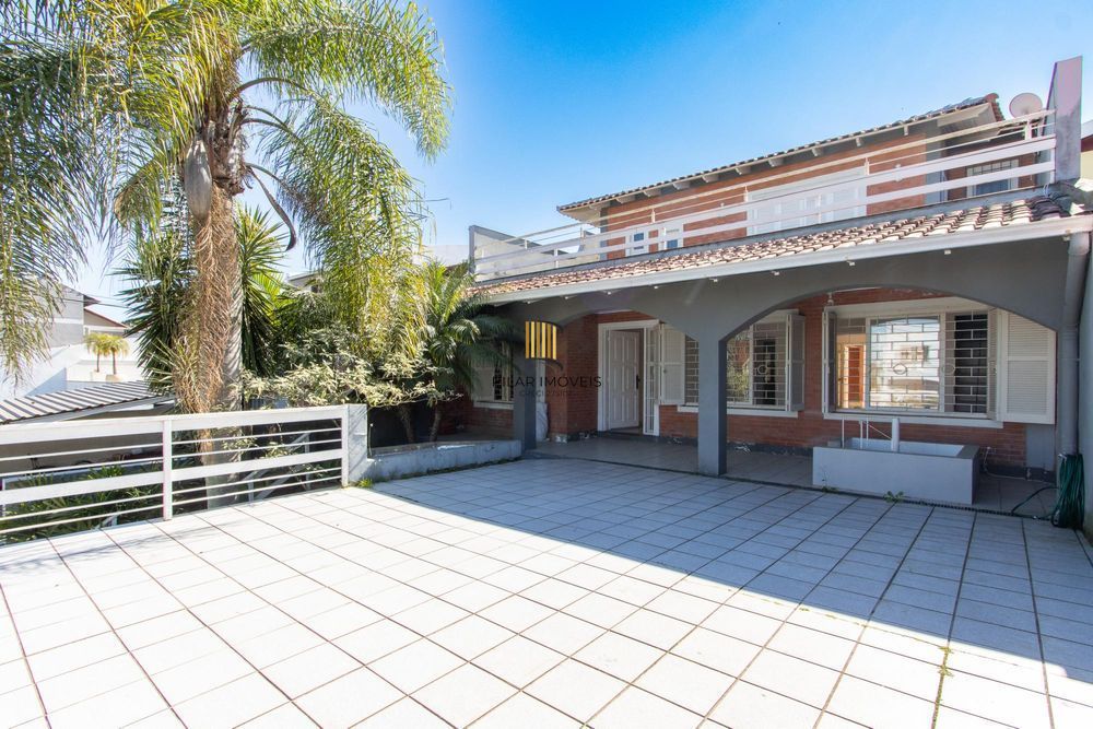 Casa 4 dormitórios no bairro Hípica