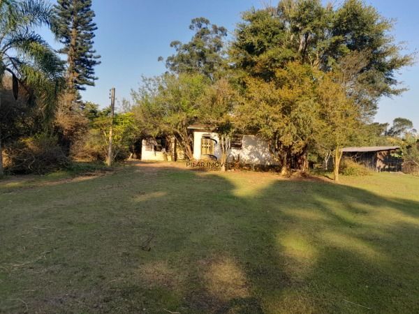 Sítio em Porto Alegre, no bairro Lageado, à venda.