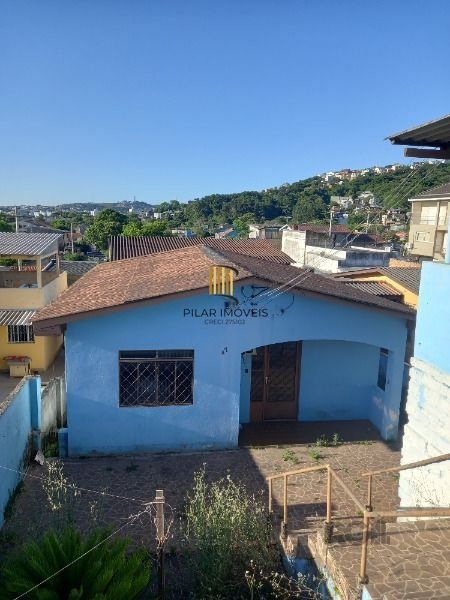 Casa em Porto Alegre, no bairro Cavalhada, com 3 dormitório(s), e 3 banheiros, à venda.