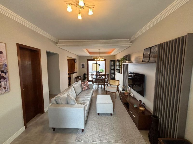 Casa 3 dormitórios no bairro Hípica