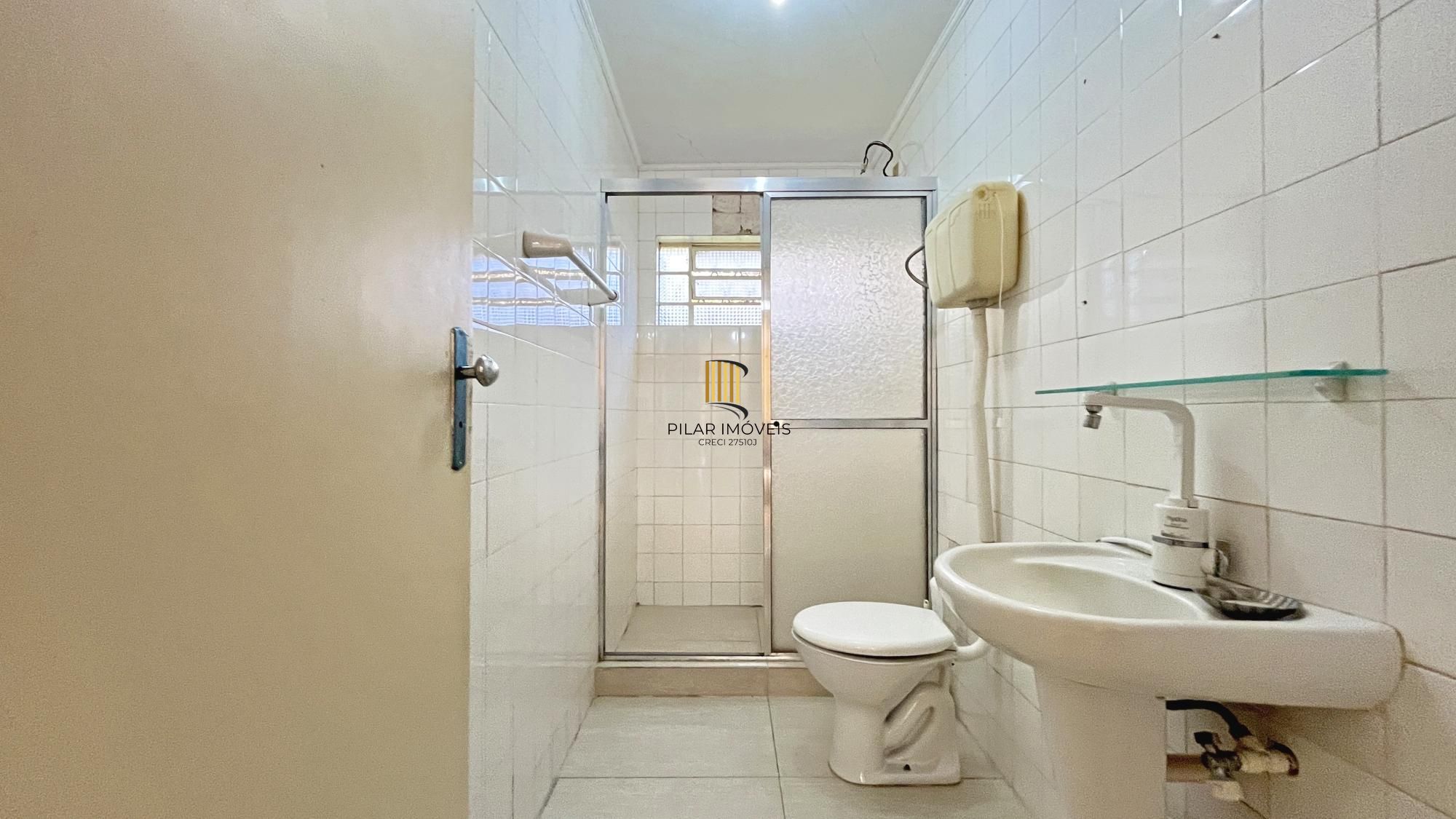 Casa 4 dormitórios no bairro Glória