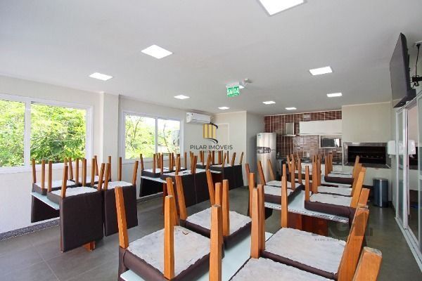 Apartamento em Porto Alegre, no bairro Vila Nova, com 2 dormitório(s), e 2 banheiros, à venda.