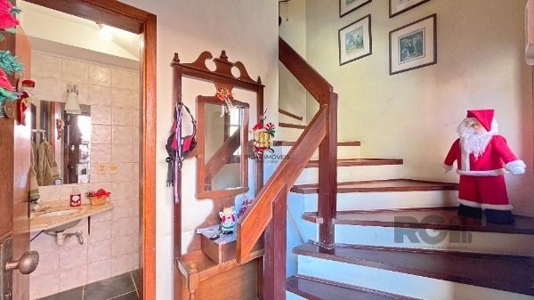 Casa Condominio em Porto Alegre, no bairro Espírito Santo, com 3 dormitório(s), e 3 banheiros, à venda.