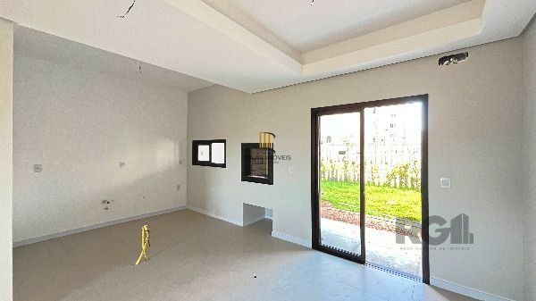 Casa em Porto Alegre, no bairro Hípica, com 3 dormitório(s), e 3 banheiros, à venda.