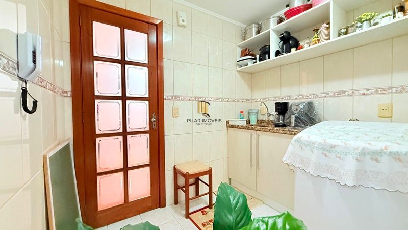 Impecável apartamento com 3 dormitórios , 3 banheiros , 2 vagas cobertas , com 120 m² privativos.