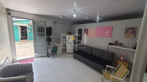 Casa para Venda - 220m², 4 dormitórios, 3 vagas - Restinga