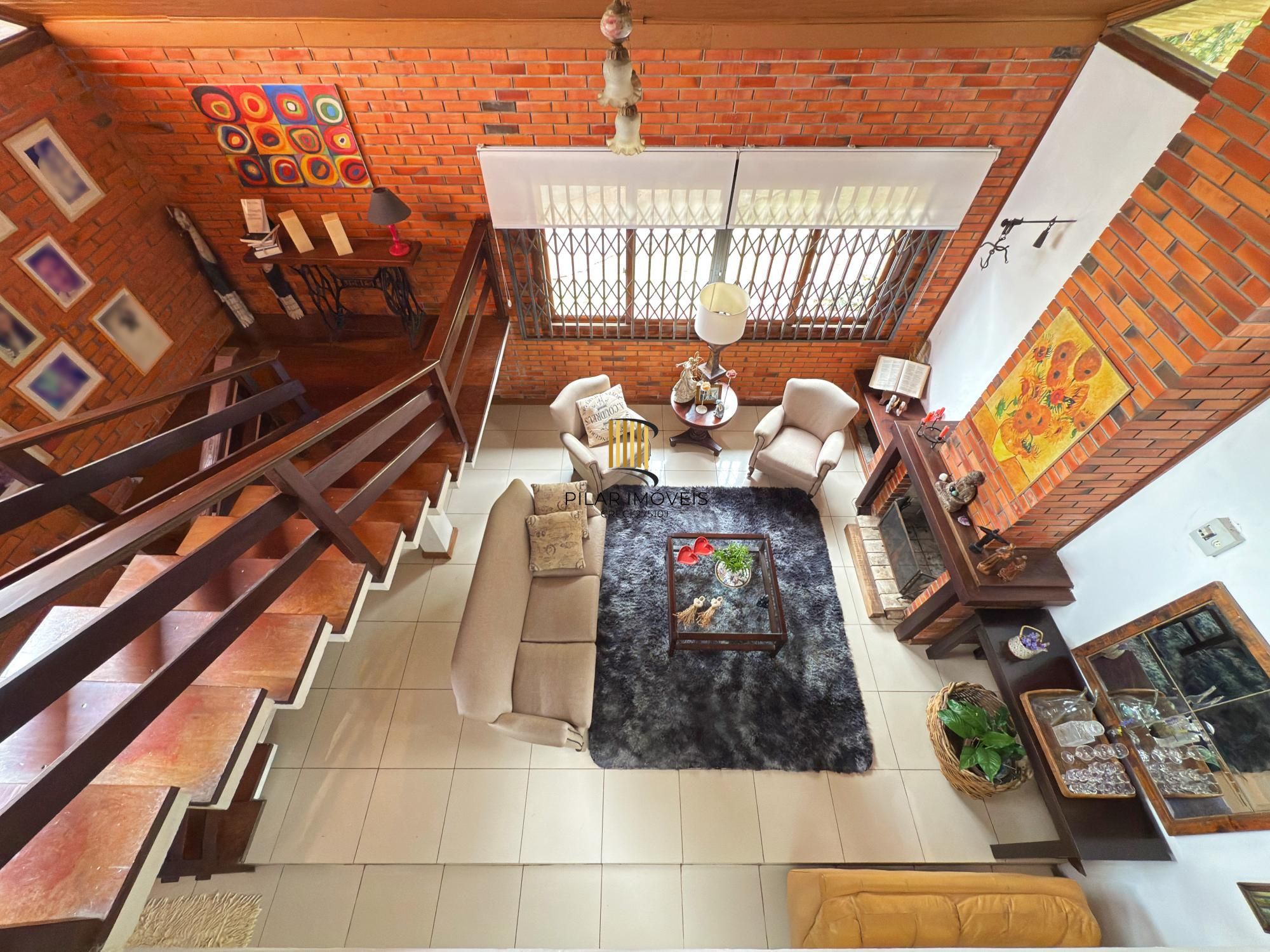 Casa 5 dormitórios no bairro Jardim Isabel