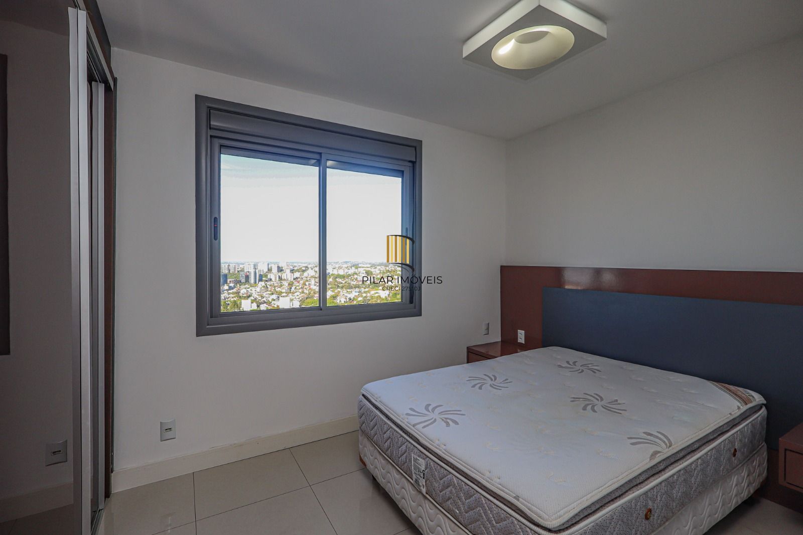 Apartamento 2 dormitórios no bairro Três Figueiras