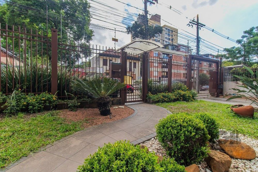 Excelente Apto com 102 m² de 3 dormitórios sendo um suíte com duas vagas no Menino Deus