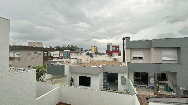 Casa Condominio em Porto Alegre, no bairro Hípica, com 3 dormitório(s), e 3 banheiros, à venda.