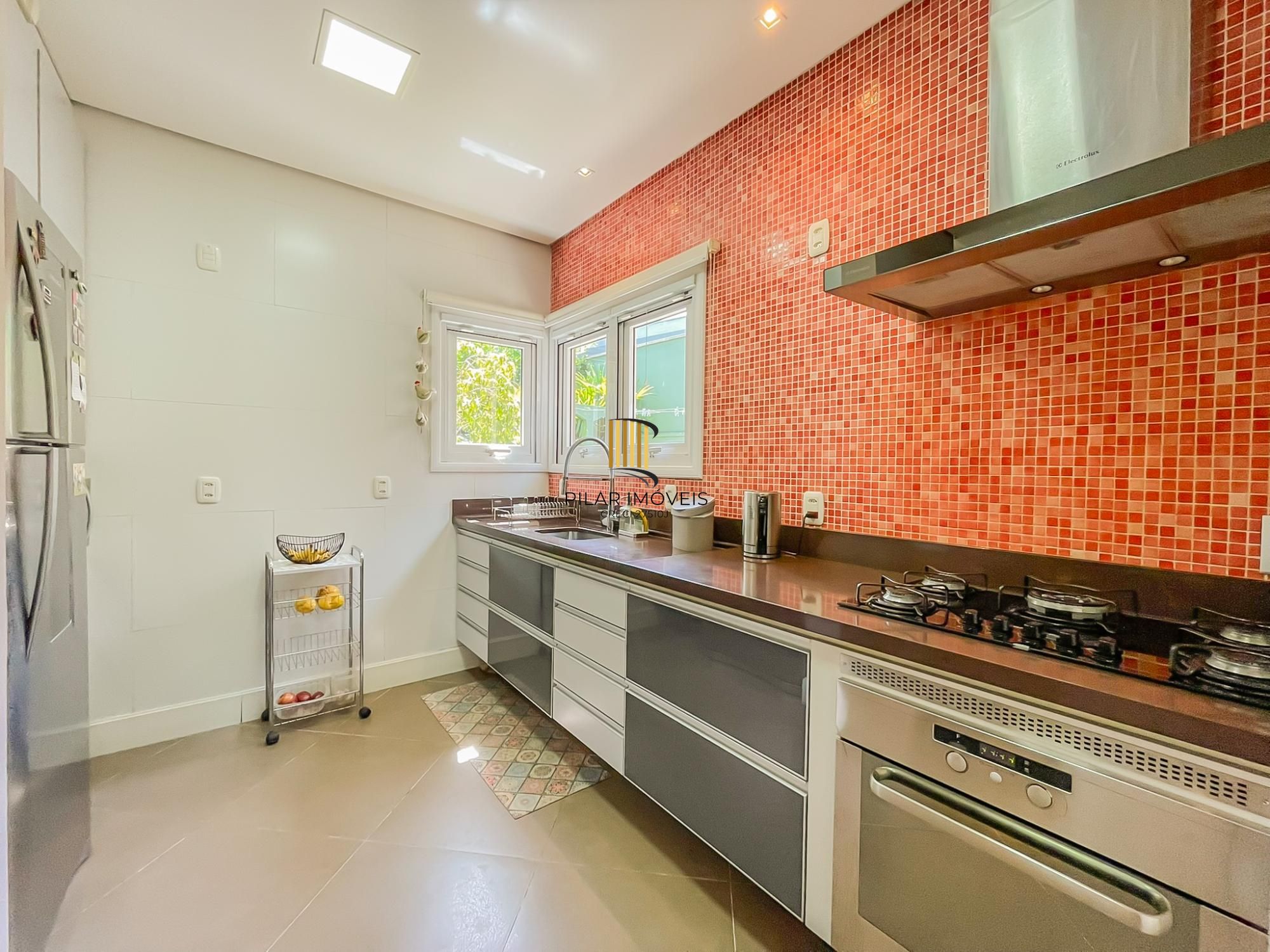 Linda e aconchegante casa em condomínio no Lagos de nova Ipanema