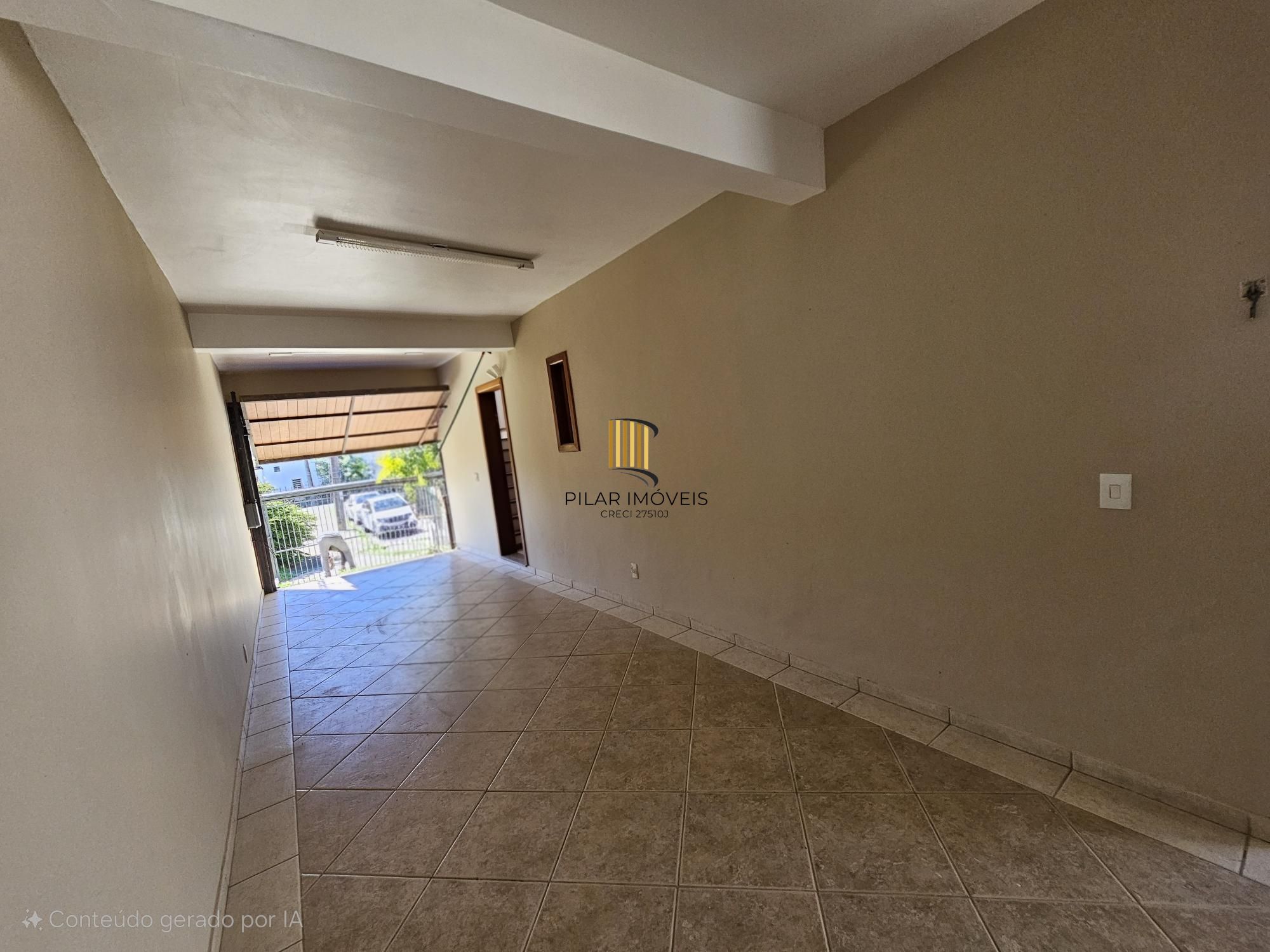 Sobrado 3 dormitórios com lareira, churrasqueira, piscina, 4 vagas garagem com 196,00m² de área construída no bairro Hípica !