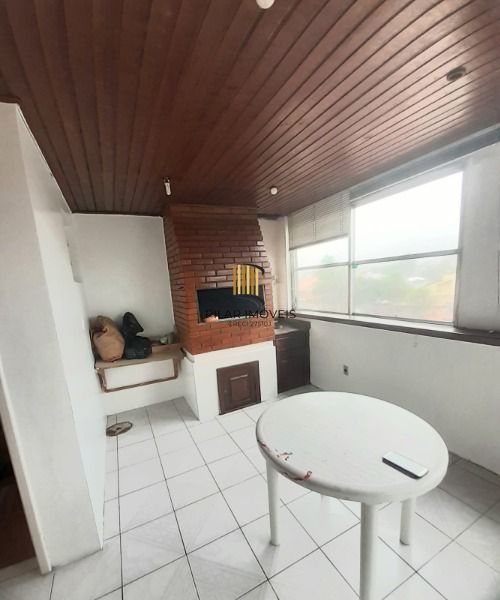 Cobertura em Porto Alegre, no bairro Cristal, com 3 dormitório(s), e 3 banheiros, à venda.