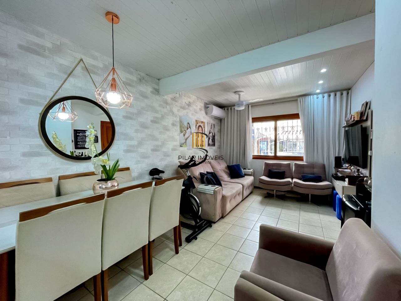 Casa 3 dormitórios no bairro Hípica