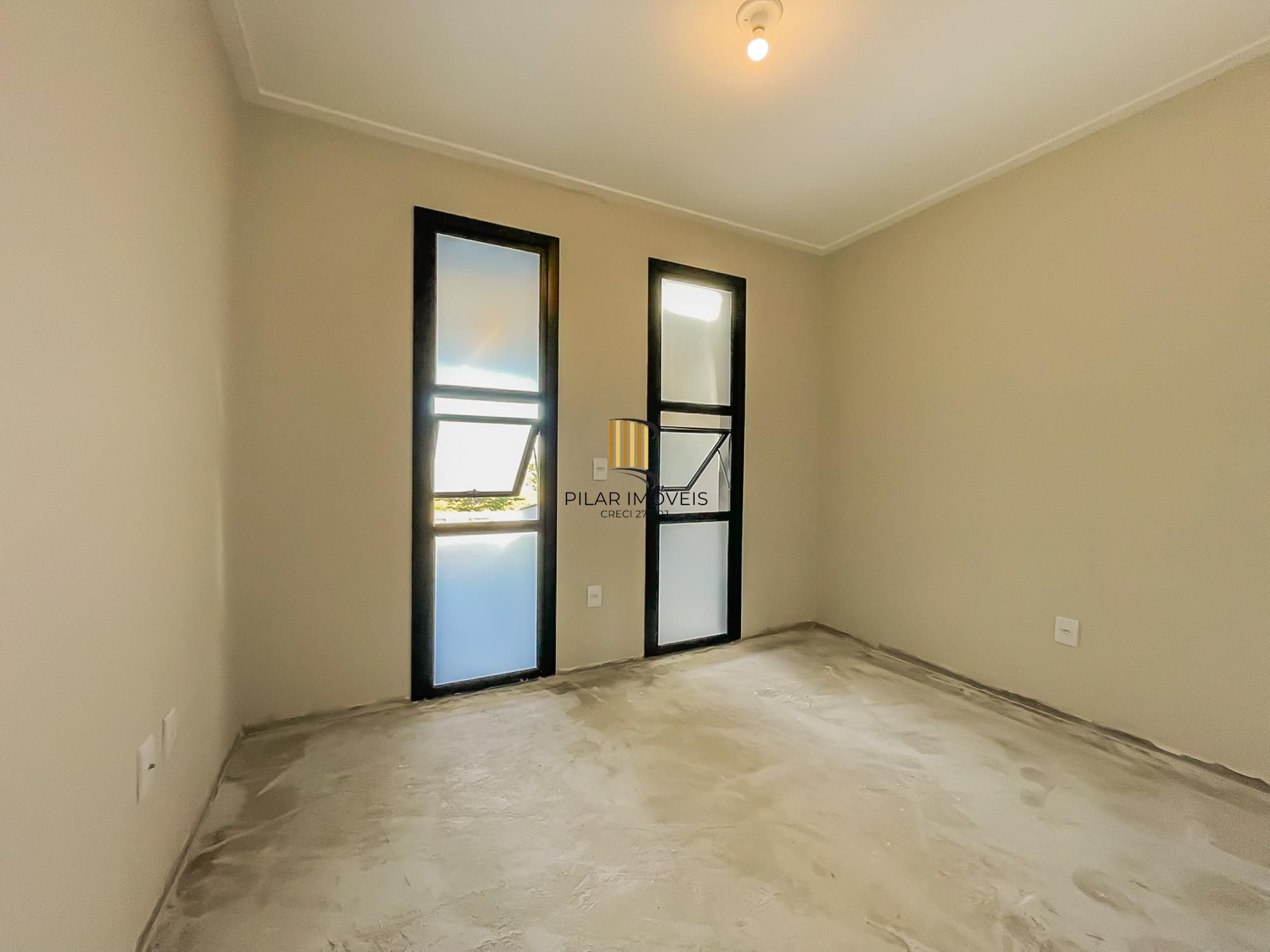 Casa 3 dormitórios no bairro Hípica