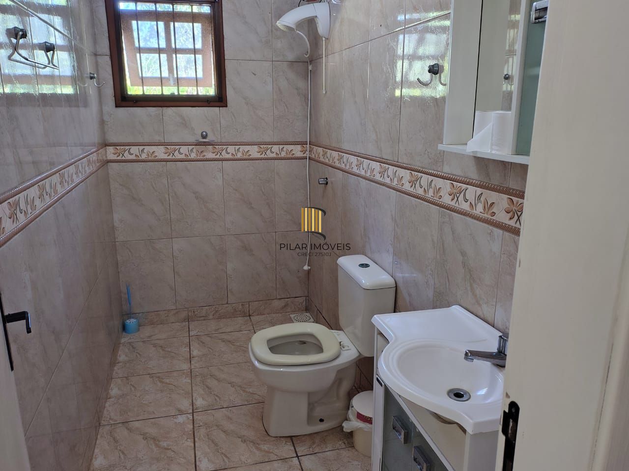 Casa 3 dormitórios no bairro Restinga