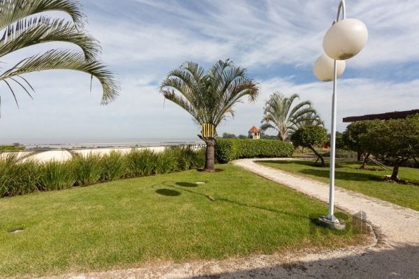 Apartamento em Porto Alegre, no bairro Cavalhada, com 3 dormitório(s), e 3 banheiros, à venda.