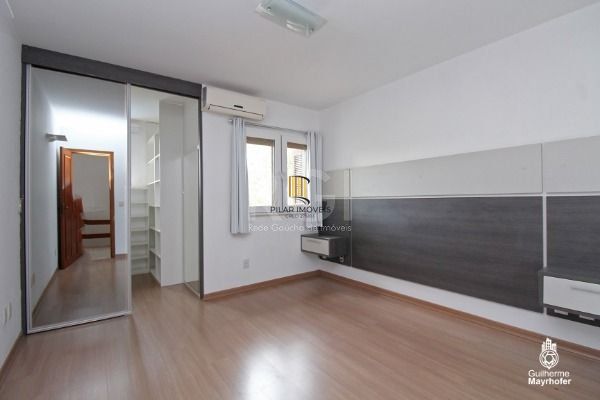 Casa de Condomínio 3 dormitórios no bairro Hípica