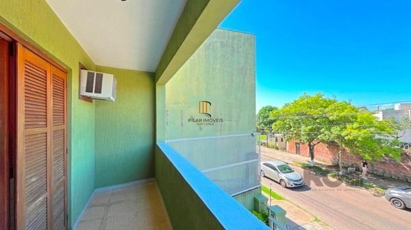 Sobrado 4 dormitórios no bairro Camaquã