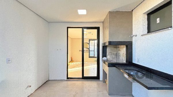 Casa Condominio em Porto Alegre, no bairro Hípica, com 3 dormitório(s), e 3 banheiros, à venda.
