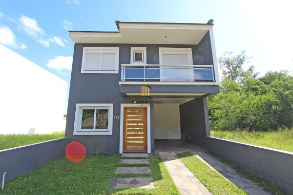 Casa 3 dormitórios no bairro Hípica