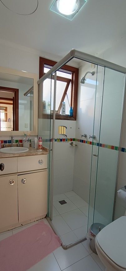 Linda cobertura, 3 quartos, 1 suíte, infra completa no bairro Ipanema, com ofurô.