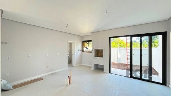 Casa Condominio em Porto Alegre, no bairro Ipanema, com 3 dormitório(s), à venda.
