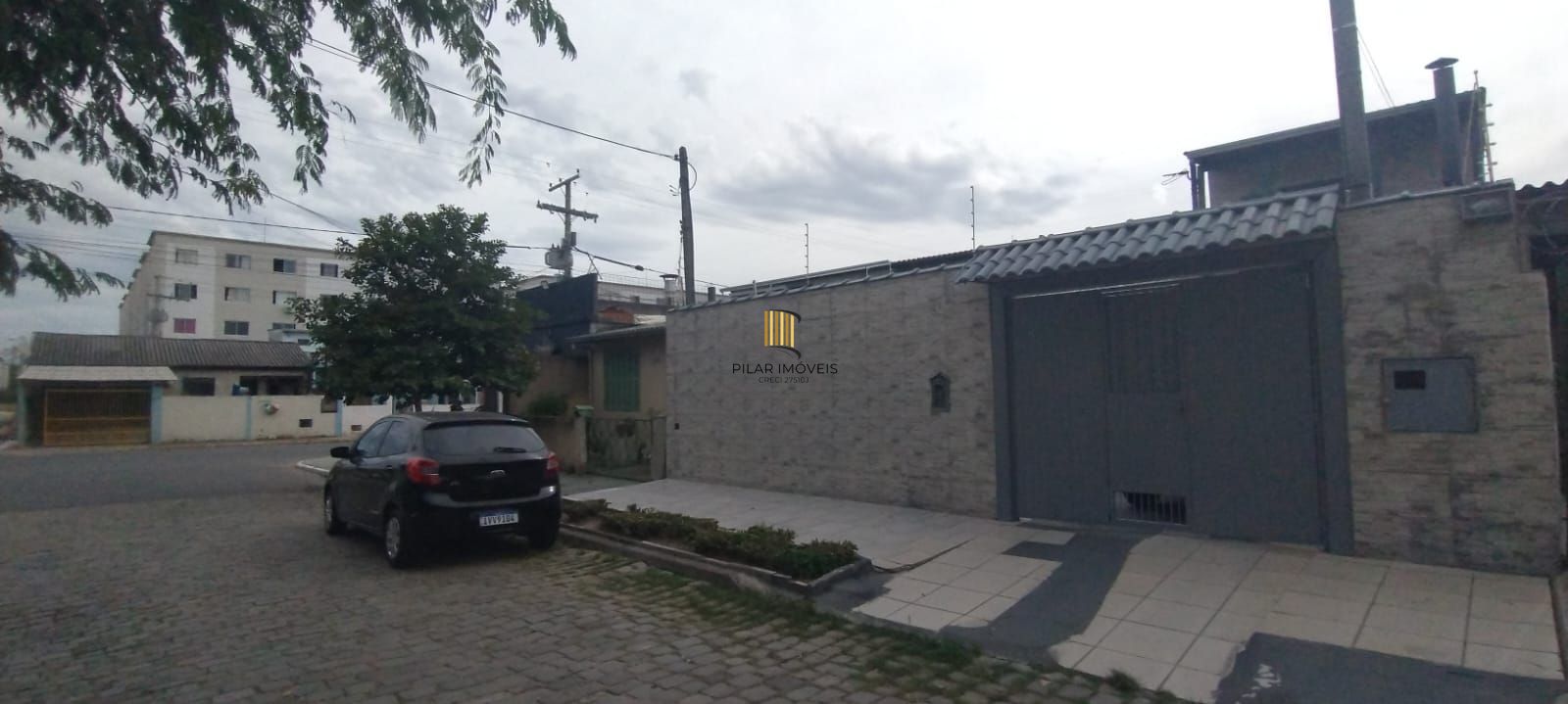 Casa com piscina e com 4 dormitorios no bairro Restinga