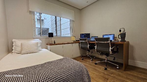 Apartamento em Porto Alegre, no bairro Chácara das Pedras, com 2 dormitório(s), e 2 banheiros, à venda.