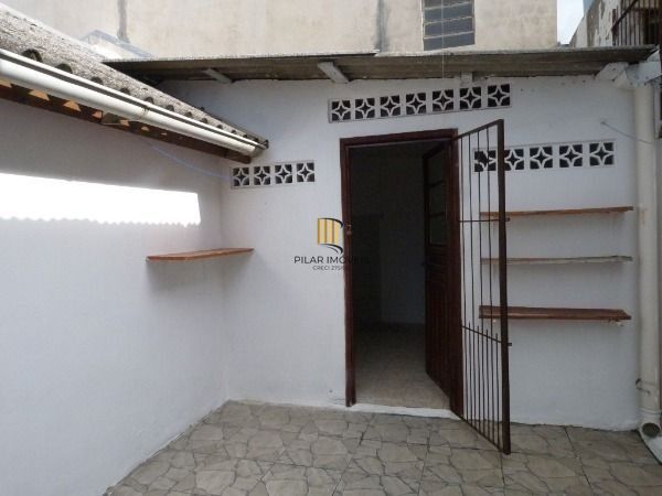 Casa para Venda - 90m², 3 dormitórios, 1 vaga - Restinga