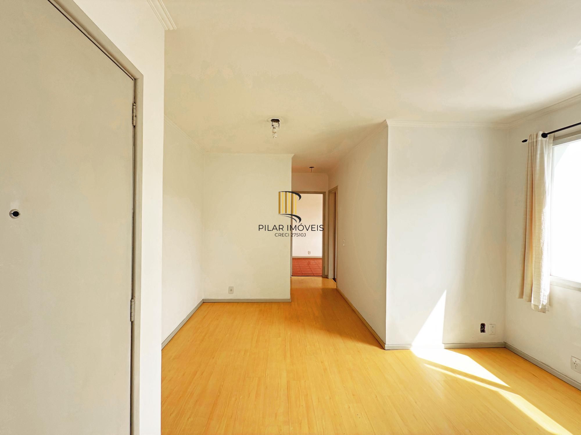 Apartamento de 2 dormitórios junto a Protásio Alves