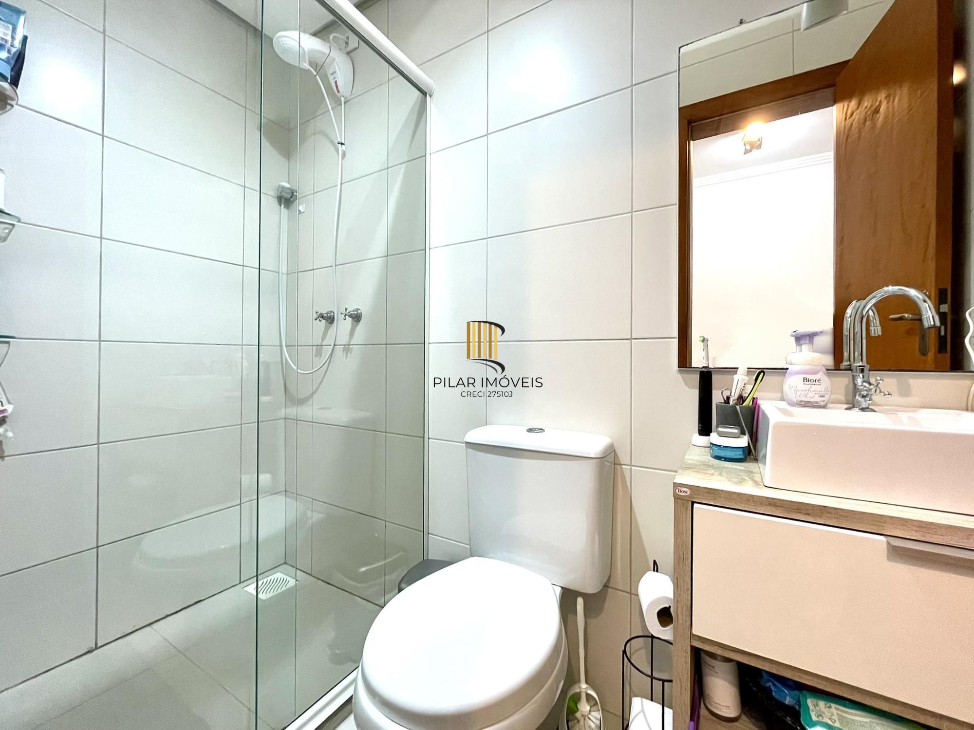 Casa 2 dormitórios no bairro Hípica