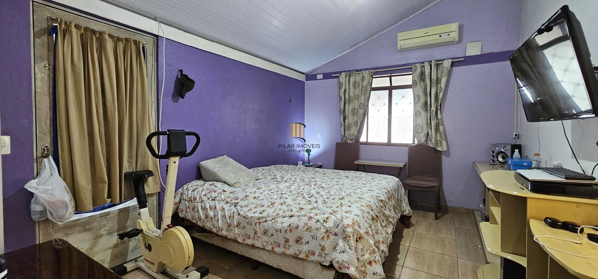 Casa 3 dormitórios no bairro Hípica