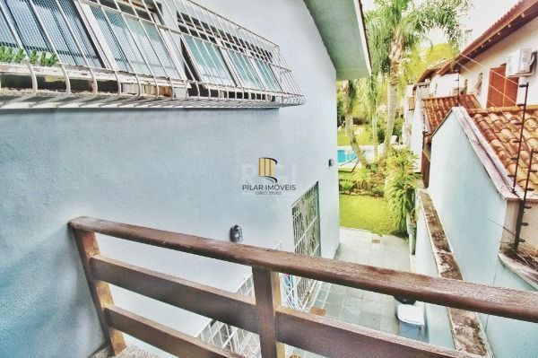 Casa em Porto Alegre, no bairro Jardim Isabel, com 4 dormitório(s), e 4 banheiros, à venda.