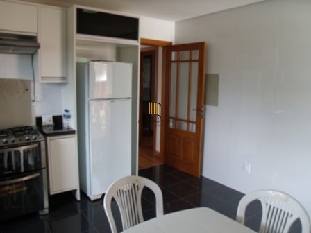 Casa para Venda - 300m², 3 dormitórios, sendo 1 suites, 4 vagas - Vila Nova