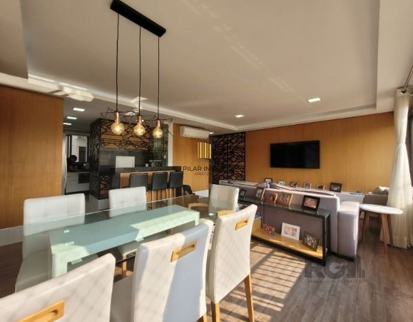 Apartamento em Porto Alegre, no bairro Cavalhada, com 3 dormitório(s), e 3 banheiros, à venda.