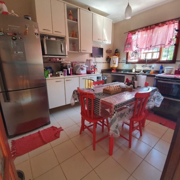 Casa para Venda - 185m², 3 dormitórios, sendo 1 suites, 2 vagas - Bahamas