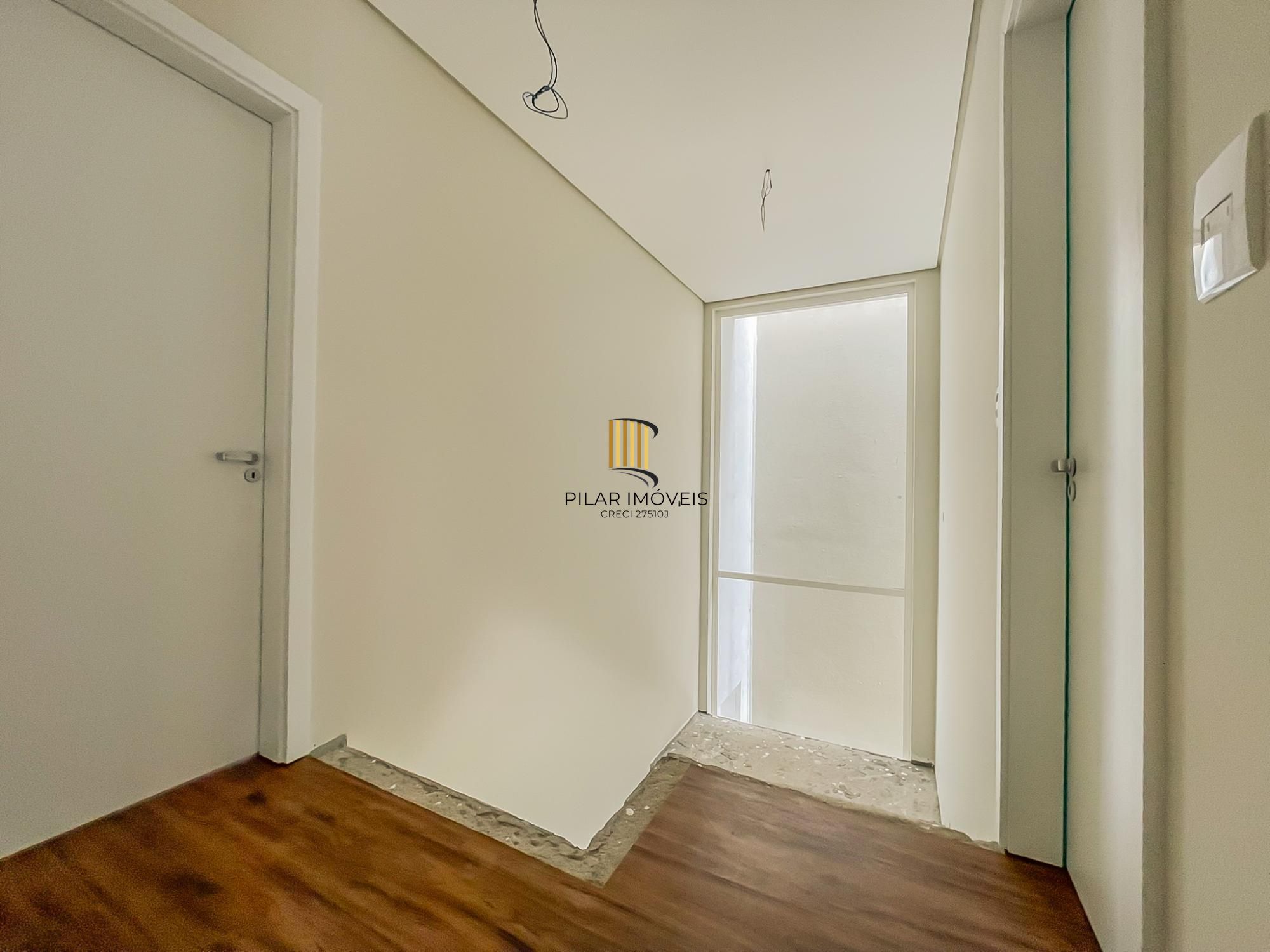 No Mirante do Lago, excelente residência com 3 suítes