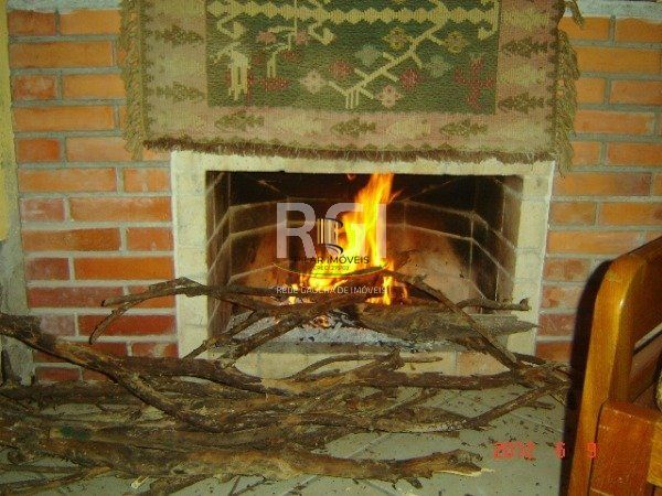 Casa para Venda - 150m², 4 dormitórios, sendo 2 suites, 6 vagas - Imperial Parque