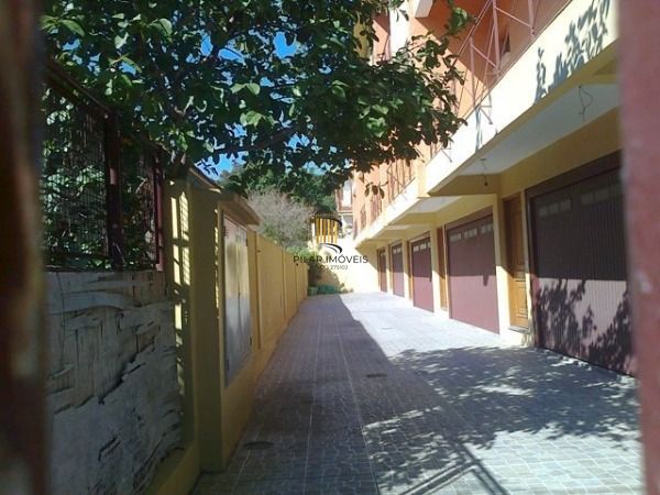 Casa 3 dormitórios no bairro Nonoai