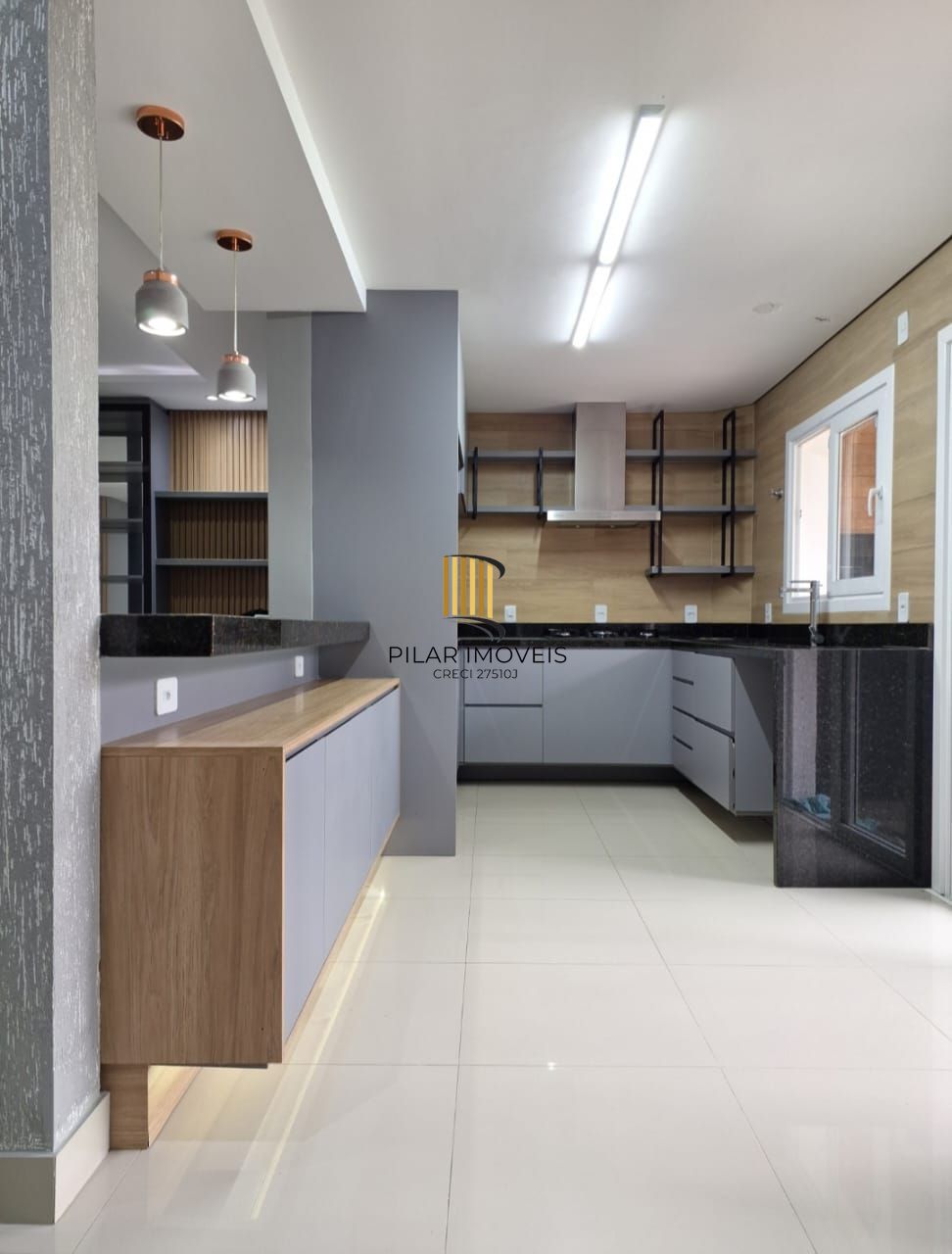 Casa 3 dormitórios no bairro Hípica