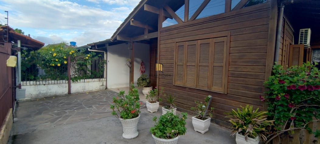 Casa 2 dormitórios no bairro Vila Nova