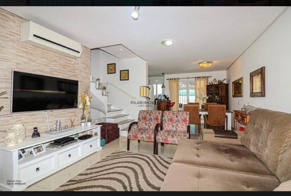 Casa para Venda - 138m², 3 dormitórios, sendo 1 suites, 2 vagas - Hípica