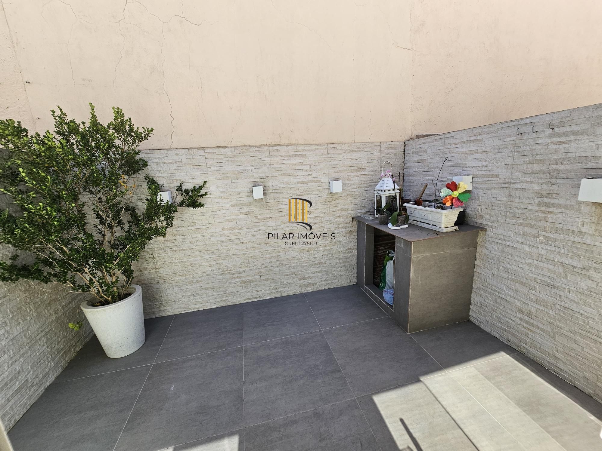 Sobrado em condomínio fechado