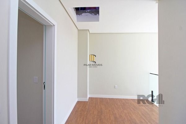 Casa Condominio em Porto Alegre, no bairro Ipanema, com 3 dormitório(s), à venda.