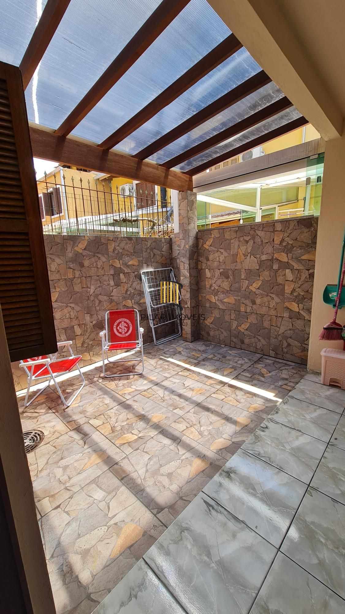 Casa 2 dormitórios no bairro Hípica