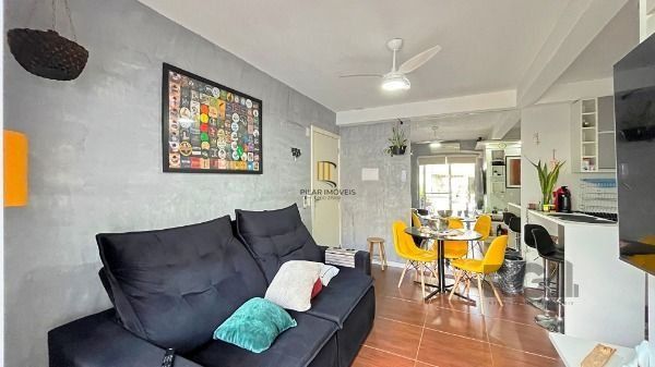 Apartamento em Porto Alegre, no bairro Vila Nova, com 2 dormitório(s), e 2 banheiros, à venda.